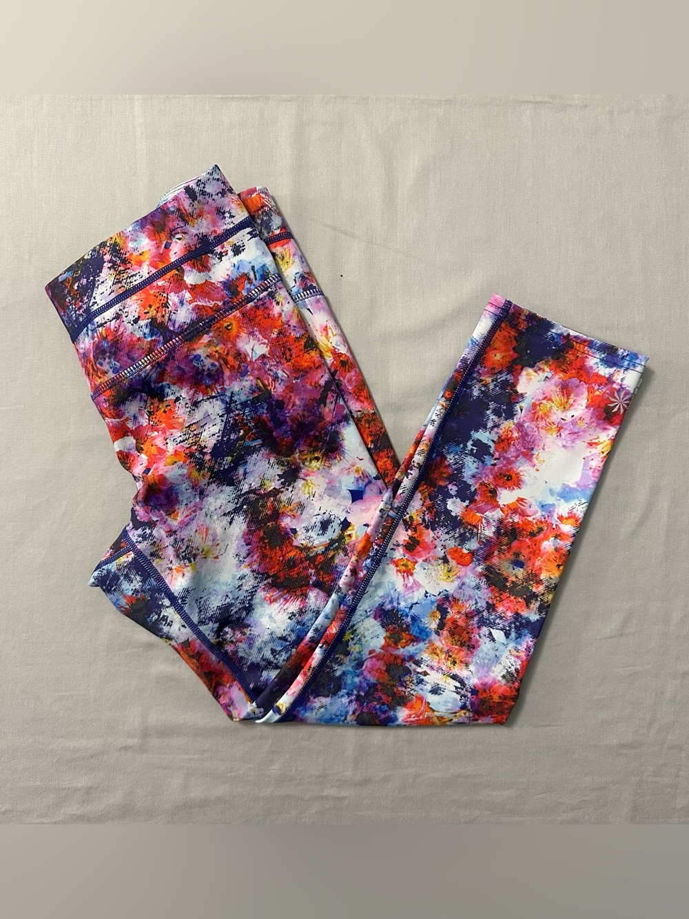 Athleta Hypersonic Sonar Leggings S Small Floral Crop Capri Purple Pink Abstract